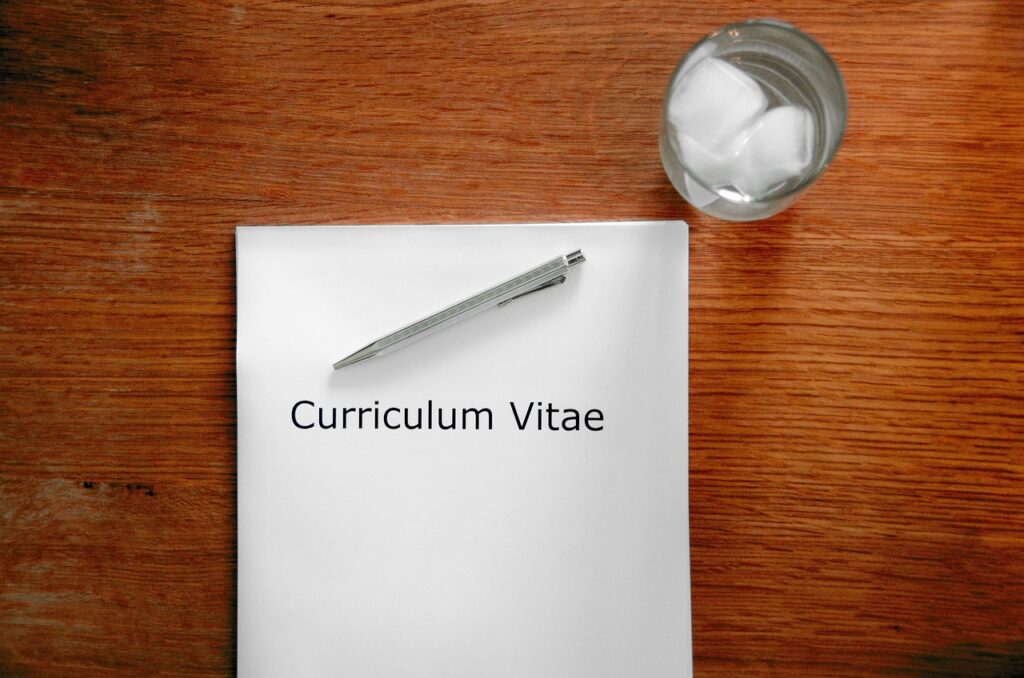 経理の職務経歴書で決算経験を整理するイメージ