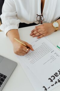 転職エージェント経由の年収交渉で確認すべき条件を整理するイメージ